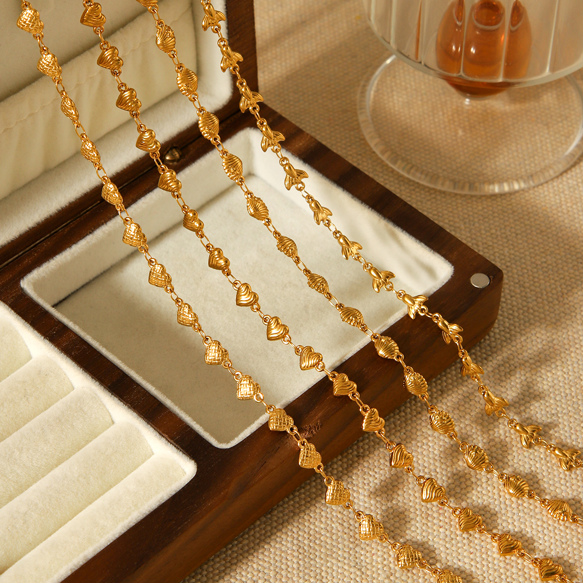 INS Style Stainless Steel Heart Necklace Non-Fading 18K Gold Shell Collarbone Chain Titanium Steel Jewelry  Accessories