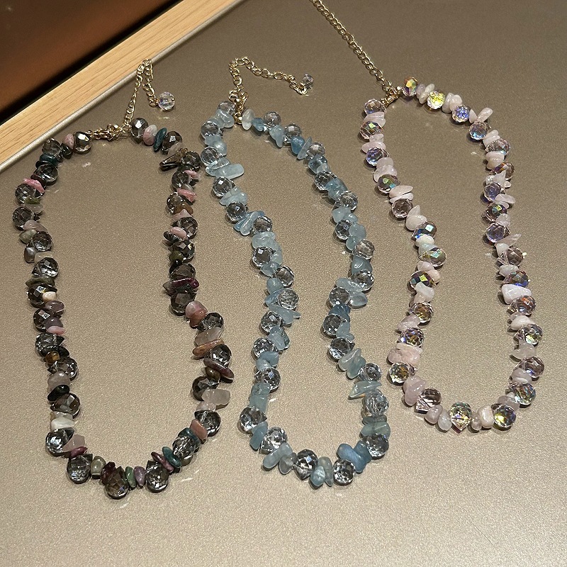 Bohemian Crystal Irregular Natural Stone Necklace Women's Geometric Pattern Round Diamond Jewelry Accessory Chain Design