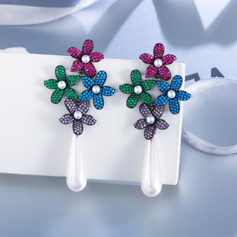1 Pair Elegant Modern Style Classic Style Flower Inlay Copper Artificial Pearls Zircon White Gold Plated Drop Earrings