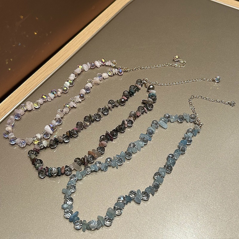 Bohemian Crystal Irregular Natural Stone Necklace Women's Geometric Pattern Round Diamond Jewelry Accessory Chain Design
