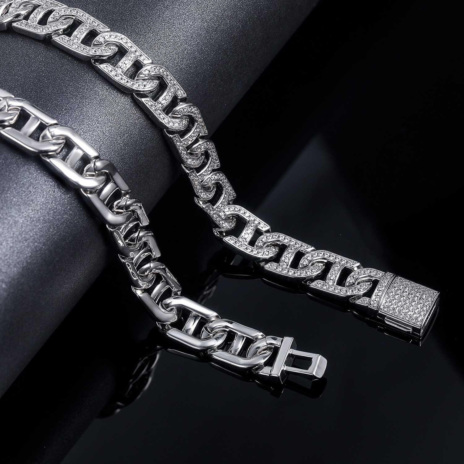 Copper Embedded Zirconia Cuban Bracelet Unisex Hip Hop Style Diamond Decorated Fashionable Couple Accessory 7.5 Inches 10mm