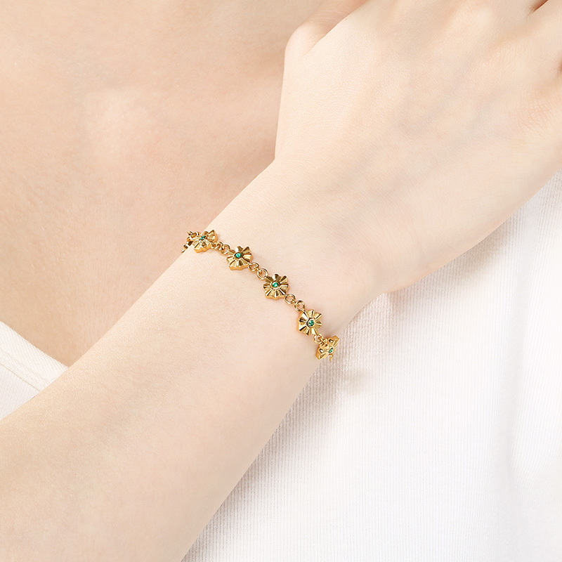 Minimalist Design 304 Stainless Steel Twelve Colors Four-Pointed Star Vacuum Electroplated 18K Real Gold Rhinestone Simple High-End Accessories Hand Jewelry