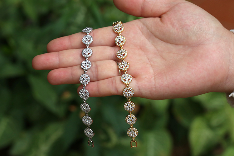 Fashion Simple Geometric Petal Copper Inlaid Zircon Bracelet Wholesale