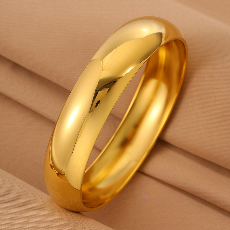 1pcs - Gold Smooth Simple Bracelet! The Design Is Eye-catching And Classic, With A Smooth Texture And Sharp Silhouette, Showcasing Ingenuity And Elegant Luxury Charm - Paired With Stainless Steel Material