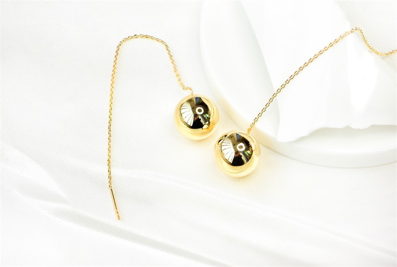 Elegant Silver Needle Metal Ball Stud Earrings Women's Fashion OL Style Simple Atmosphere Autumn Winter Jewelry Accessories