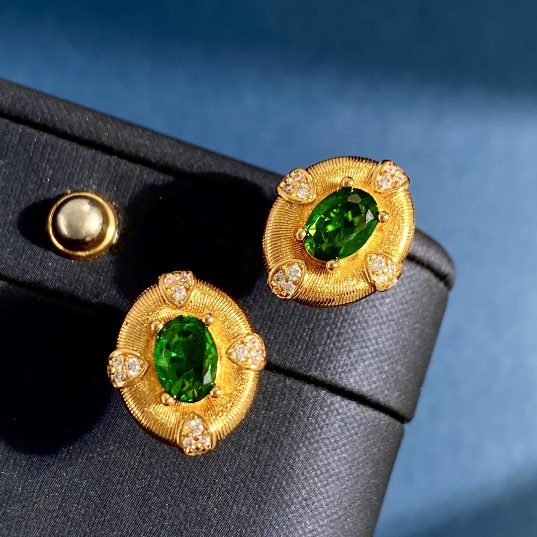 1 Pair Simple Style Classic Style Round Plating Inlay Brass Zircon 18K Gold Plated Ear Studs