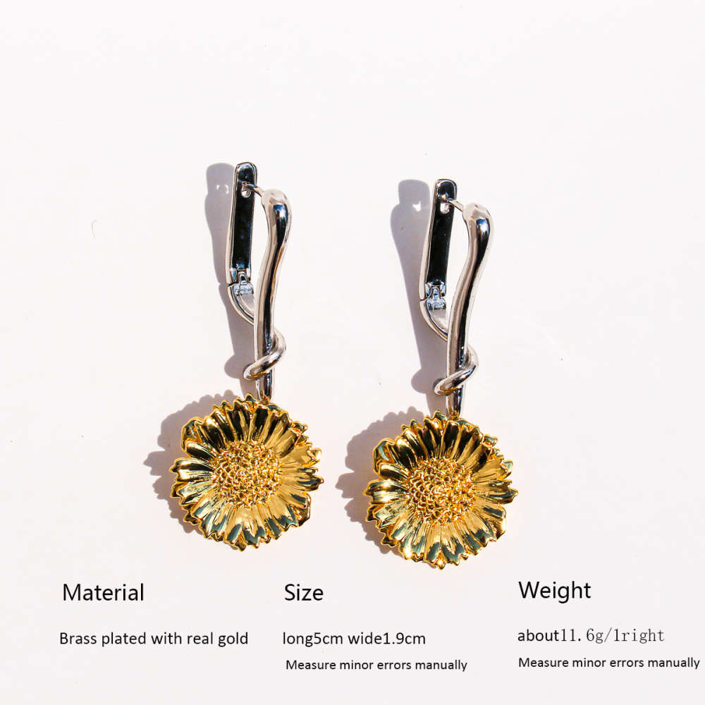 Elegant Daisy Art Embossed Bracelet And Earring Set For Women Golden 3D Petal Design Holiday Fashion Jewelry Accessories
