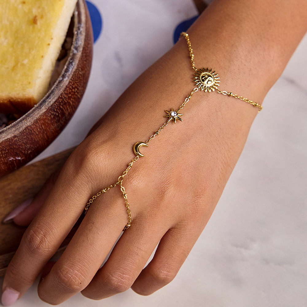 Ladies Classic Style 18K Gold Stainless Steel Bracelet With Sun Moon Star Beads Interlocking Finger Design Diamond Encrusted