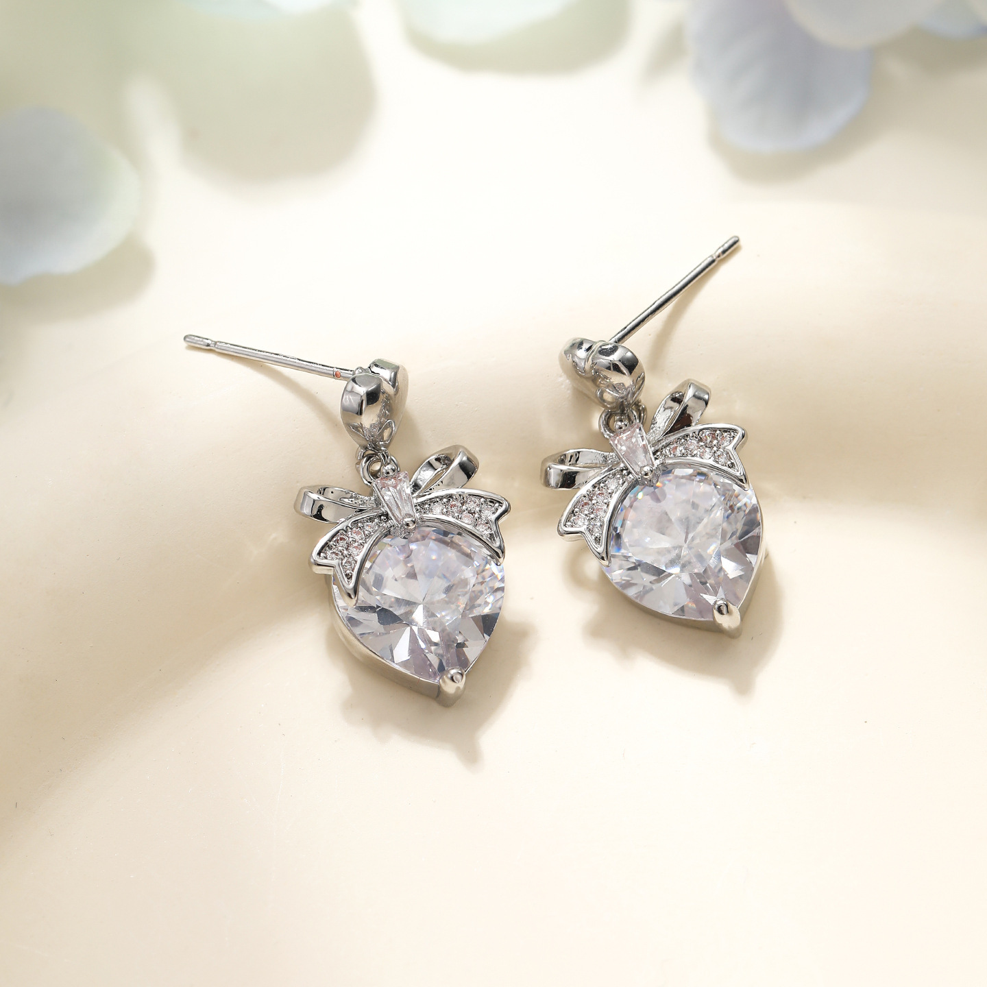 Rose Gold Micro Paved Zircon Heart Stud Earrings Ladies Anti Aging Trend Jewelry Accessories