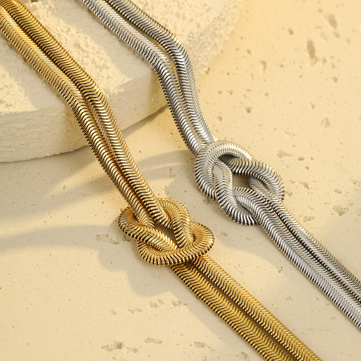 PVD Coated Real Gold Plated Solid Color Knot 304 Stainless Steel Modern Style Classic Style Waterproof Non Tarnish 304 Stainless Steel Bracelets
