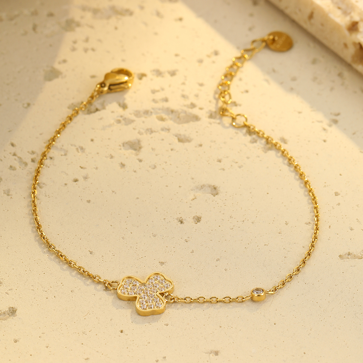 Style Personality Small Flower Dog Paw Cute Simple Titanium Steel 304 Stainless Steel Bracelet Non-Fading Design Sense Light Luxury Hand Jewelry Wholesale