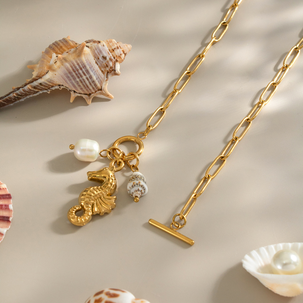Titanium Steel 18K Gold Plated Shell Horse Conch Necklace Beach Vacation Accessories Luxury Feel Polished Pendant Women's Jewelry