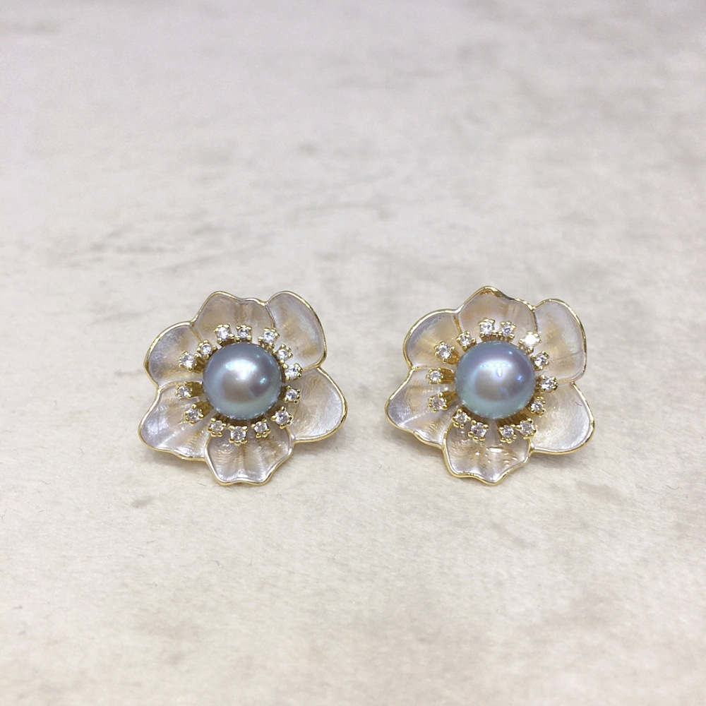Natural Freshwater Pearl Earrings Women High-End Classic Baked Paint Camellia Pearl Studs Internet Famous Jewelry Accessories