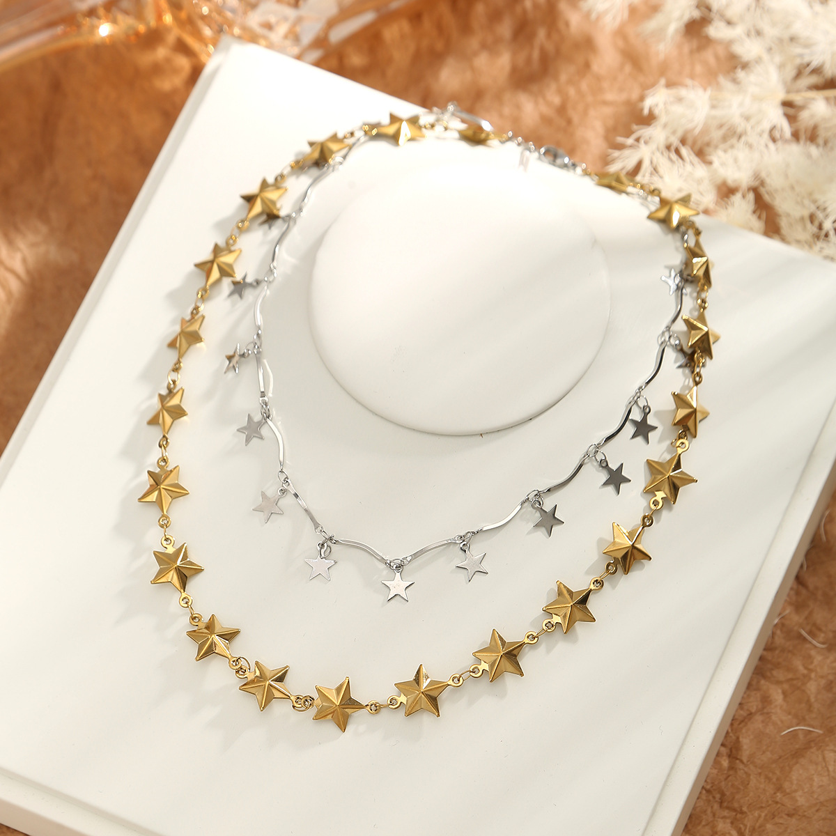 Fashionable Women's Necklace Hollow Chain Star Design Double Layered Clavicle Chain Sweater Chain Minimalist Luxury Style