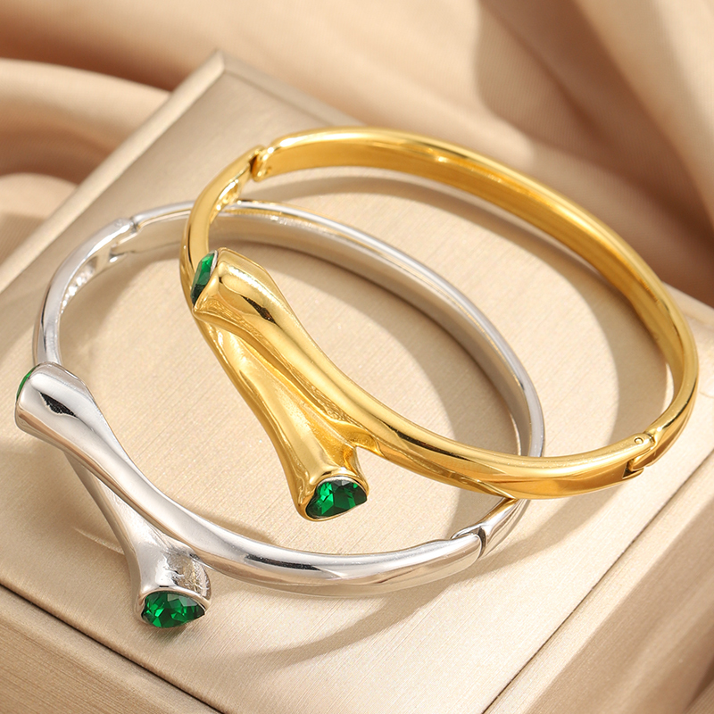 PVD Coated Real Gold Plated Solid Color 304 Stainless Steel Elegant French Style Classic Style Waterproof Non Tarnish 304 Stainless Steel Bangle