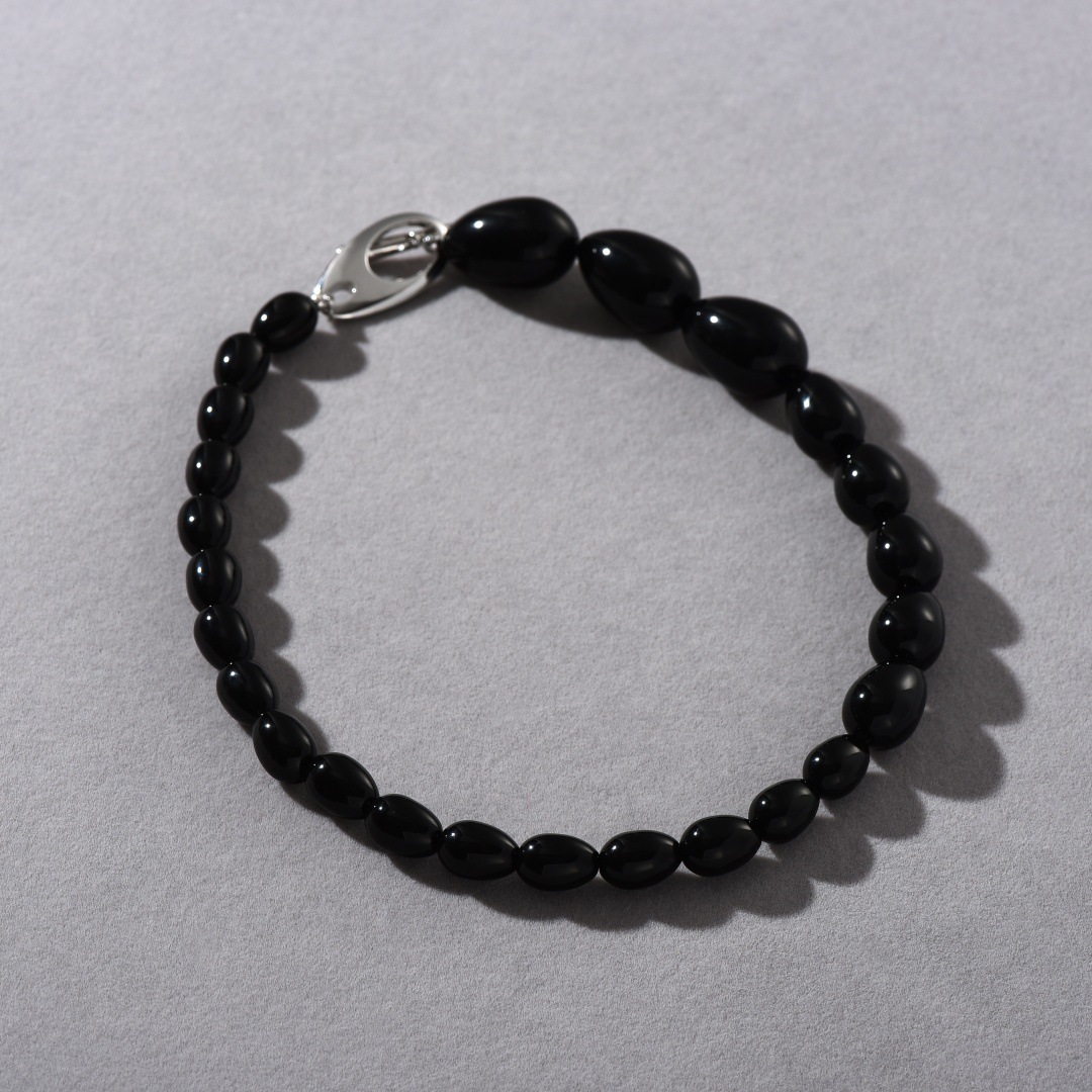 Zhu Yue'er Gradient Oval Black Onyx Beaded OT Clasp Sweater Chain Necklace Women's Jewelry Accessories Pendant Material