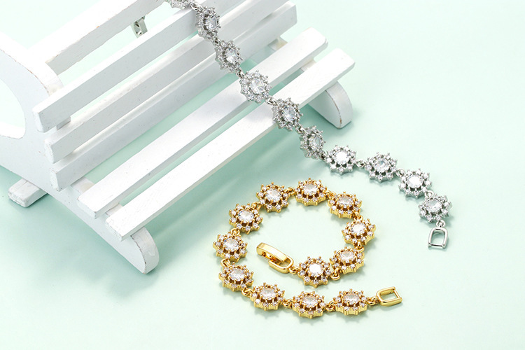 Retro Copper Inlaid Zircon Flower Geometric Bracelet Wholesale