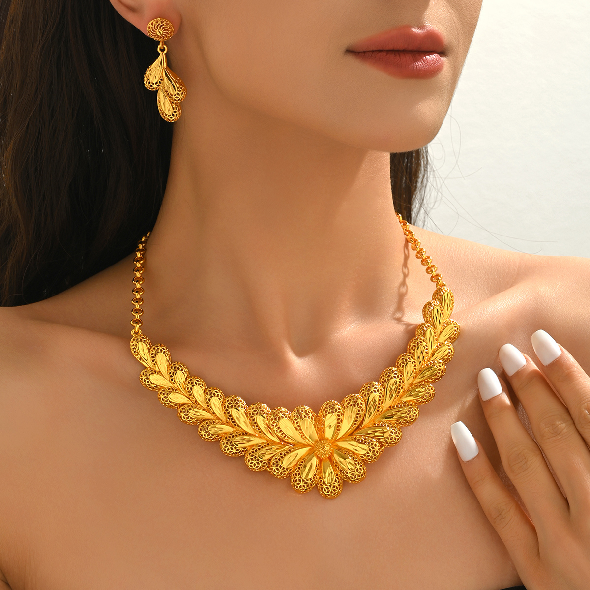 Three-piece Bridal Wedding Geometric Pattern Jewelry Set Elegant Luxurious Banquet Wedding Accessories