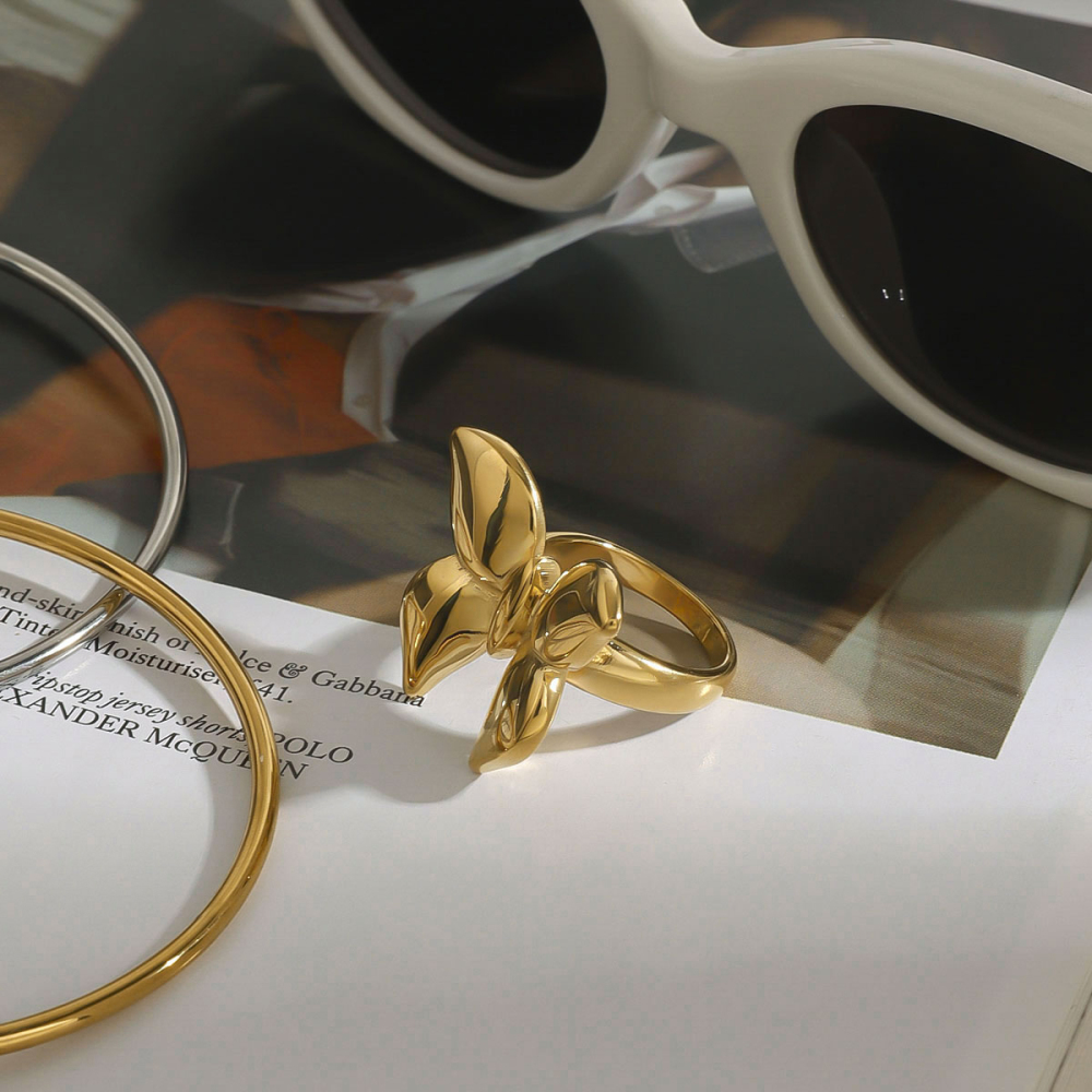 18K Gold Plated Stainless Steel Smooth Butterfly Ring Size 7 Vacuum Electroplating Butterfly Pattern Real Gold Coating