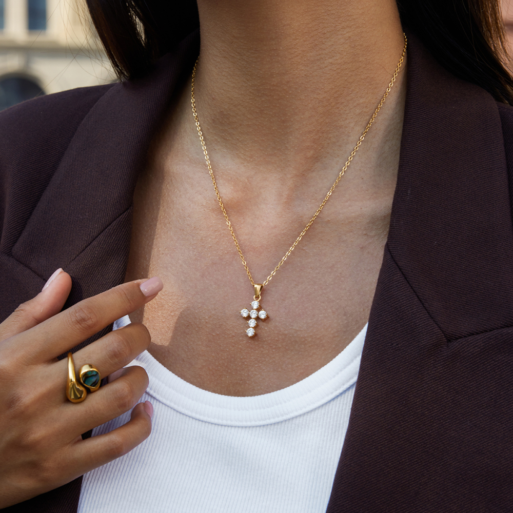 Ladies Classic Style 18K Gold Stainless Steel Zirconia Cross Pendant Necklace 40+5cm Round White Zirconia Clasps Chain Jewelry