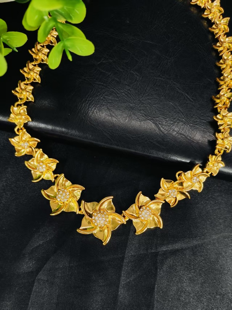 Middle East Dubai Jewelry Set Vietnam Bride Wedding Accessories Necklace Bracelet Earrings Ring Four Piece Set Floral Design