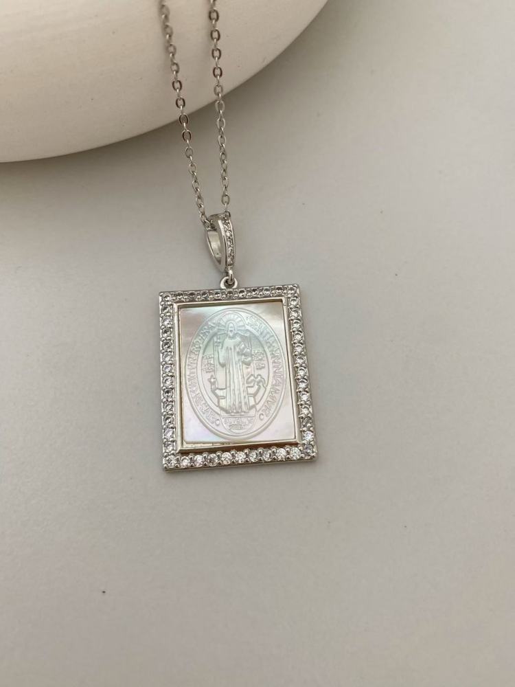 Elegant Shell Pendant Necklace With Zircon Edge Virgin Head Design DIY Accessories  Fashion Label