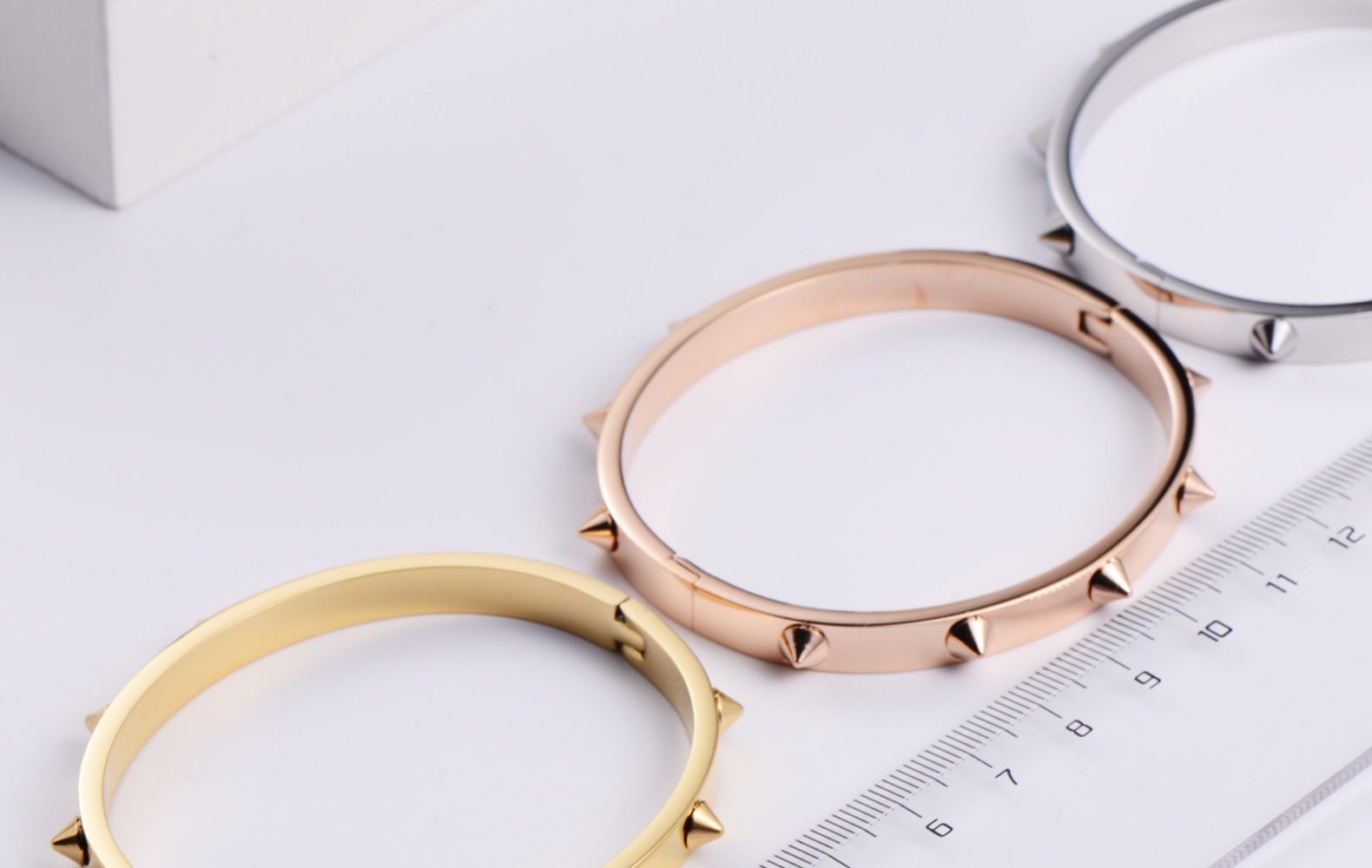 PVD Coated 18K Gold Plated Stainless Steel Waterproof Non Tarnish