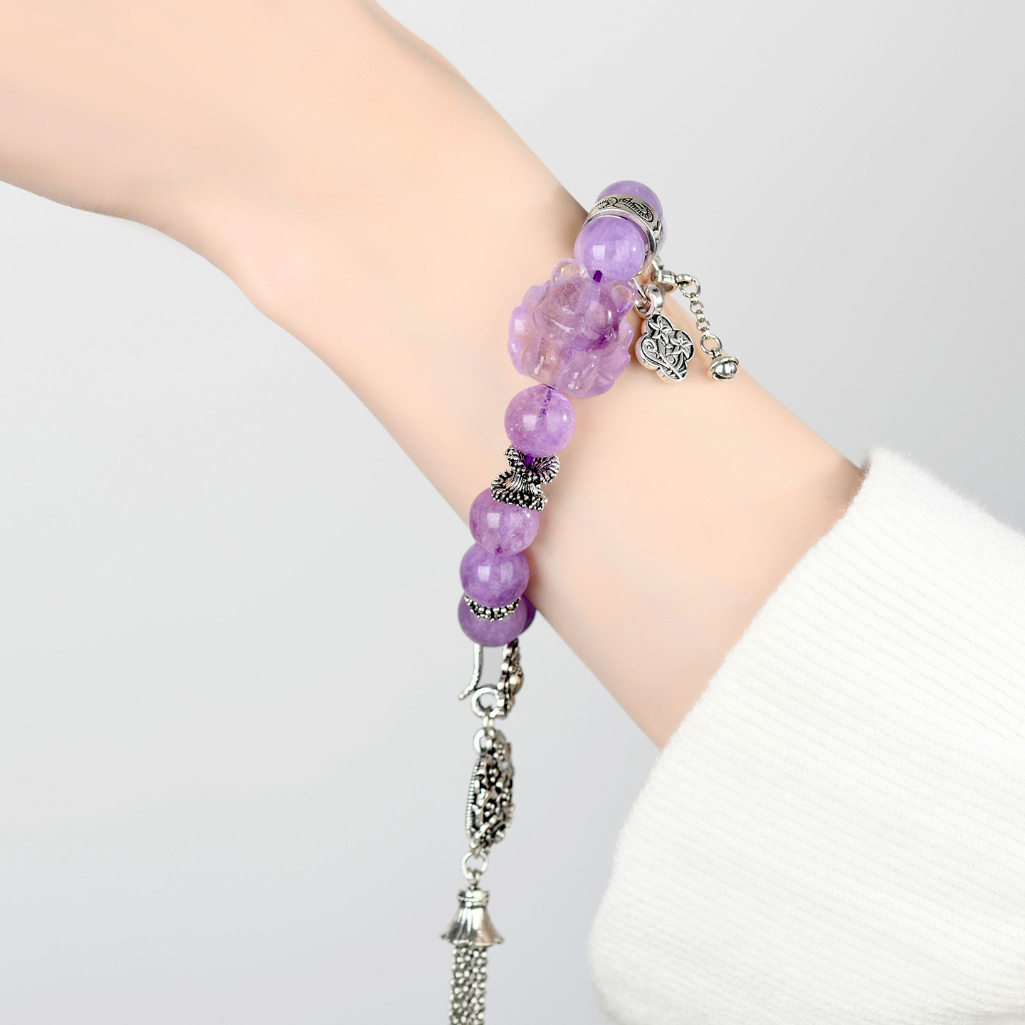 Natural Lavender Quartz Nine-Tailed Fox Bracelet Ladies Style Tassel Artistic Retro Romantic Hand Chain Crystal Fashion