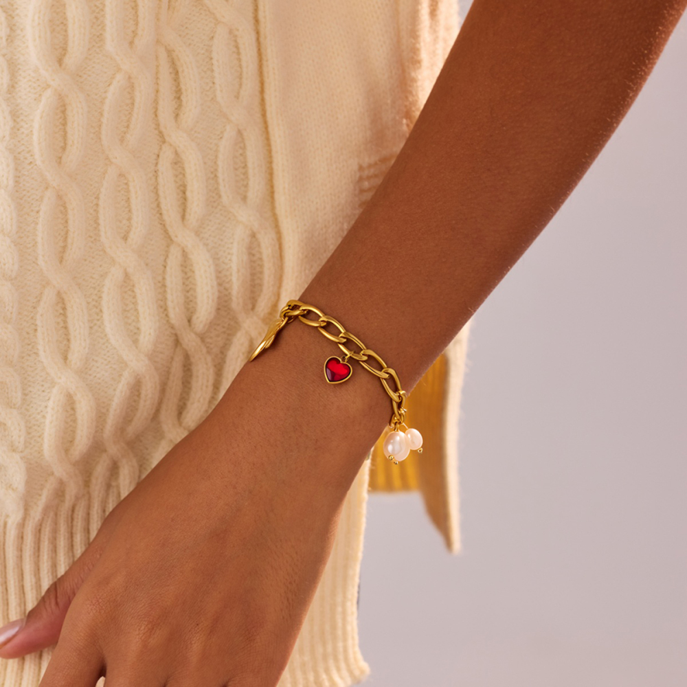 18K Gold-Plated Jewelry Simple Pearl Red Zircon Boot Pendant Style Bracelet Hand Accessories