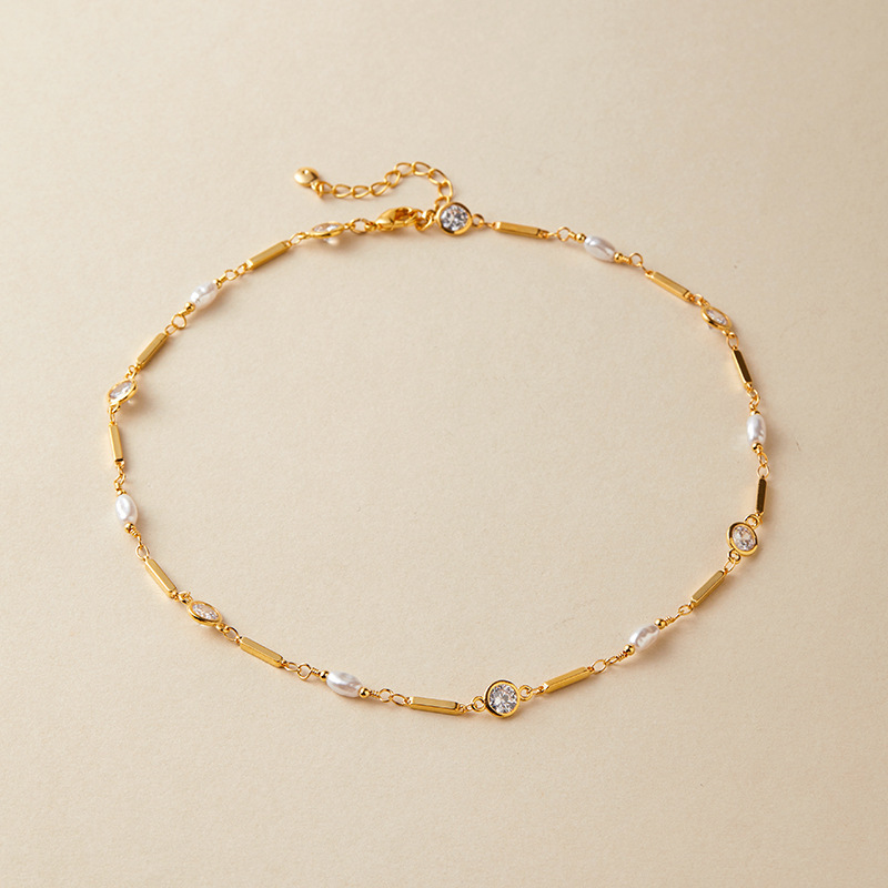 Exquisite Copper Plated 18K Gold Embedded Zirconia Minimalist NIS Style Geometric Patterned Women's Fashion Necklace