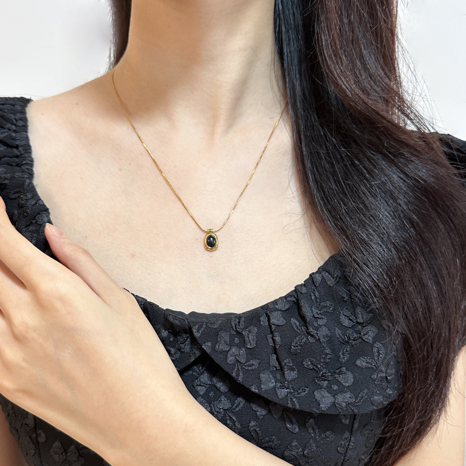 Tiger Eye Stone Black Agate Green Sapphire Pendant Necklace Titanium Steel Plated 18K Gold Geometric Elements Women Choker