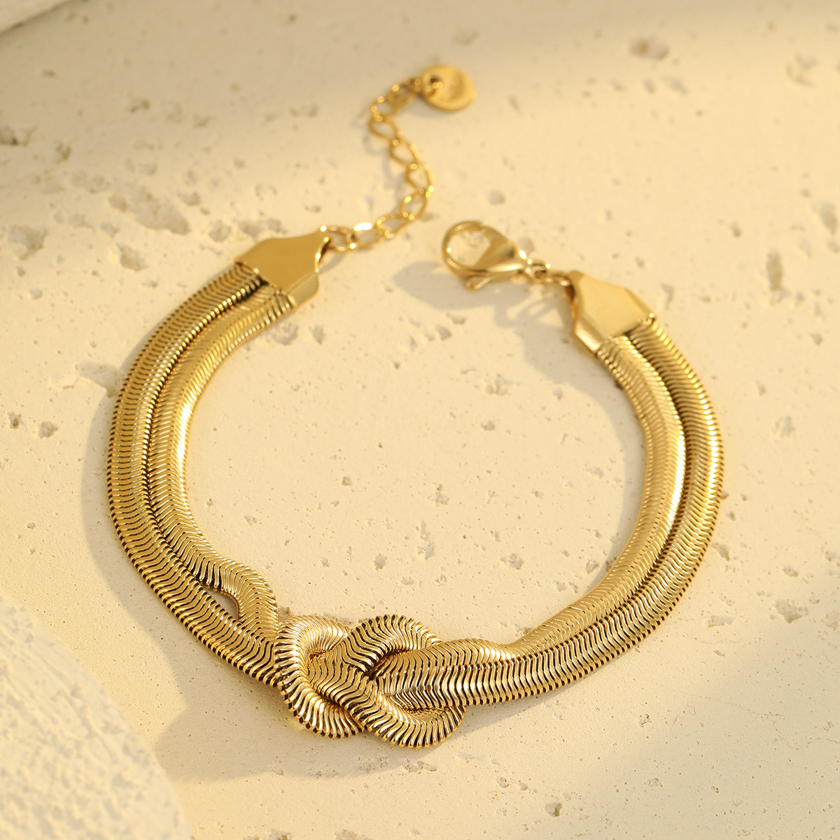PVD Coated Real Gold Plated Solid Color Knot 304 Stainless Steel Modern Style Classic Style Waterproof Non Tarnish 304 Stainless Steel Bracelets
