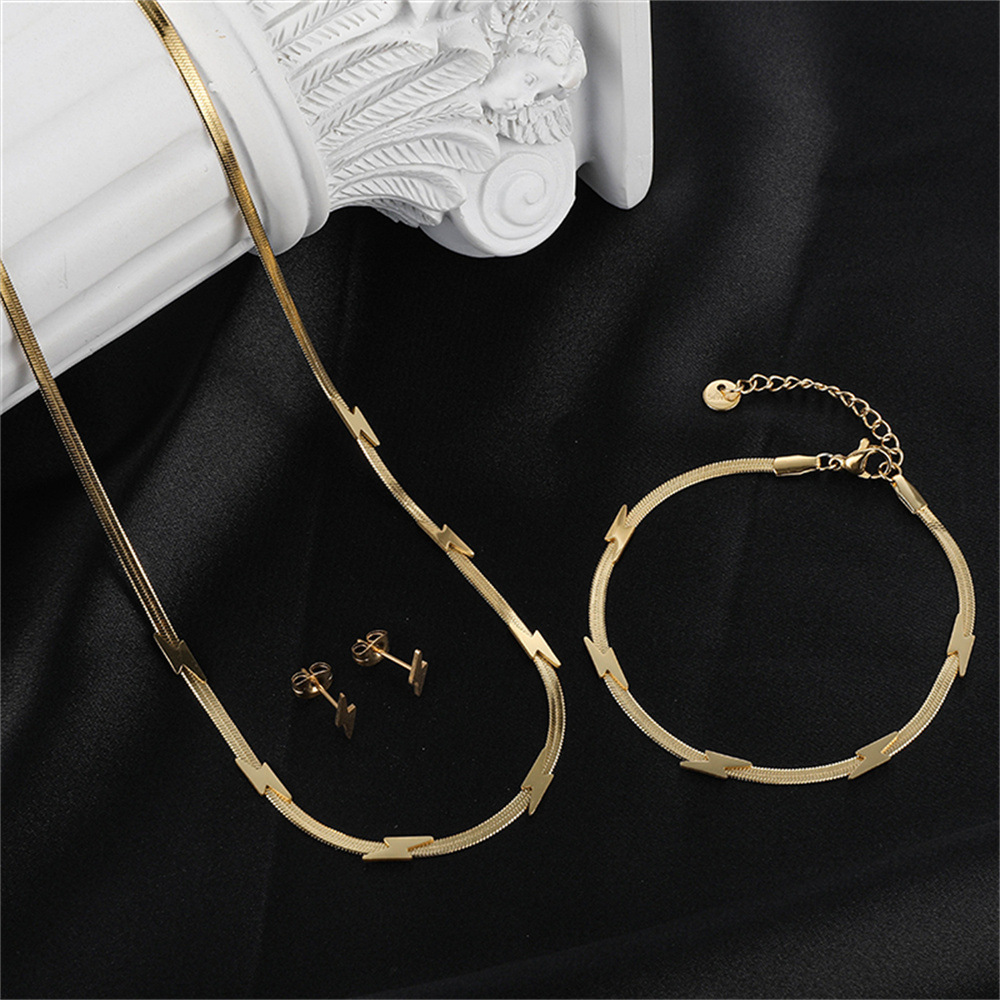 Fashionable Stainless Steel Gold Plated 18K Women's Necklace Bracelet Earring Set Three-Piece Jewelry Accessories Geometric Pattern