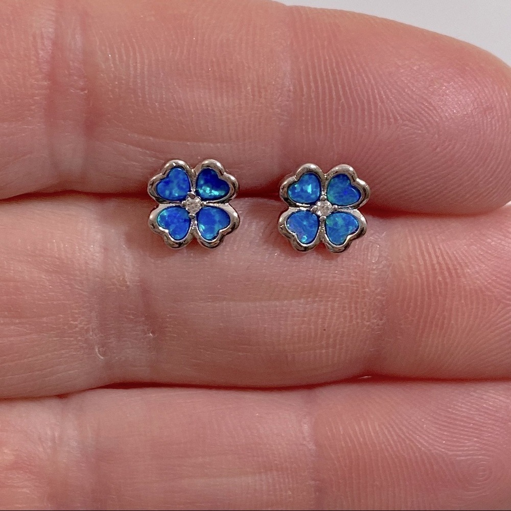 Blue Australian Opal Four Leaf Clover Flower Earrings Bohemian Style Simple Design For Women Copper Material Jewelry Accessories