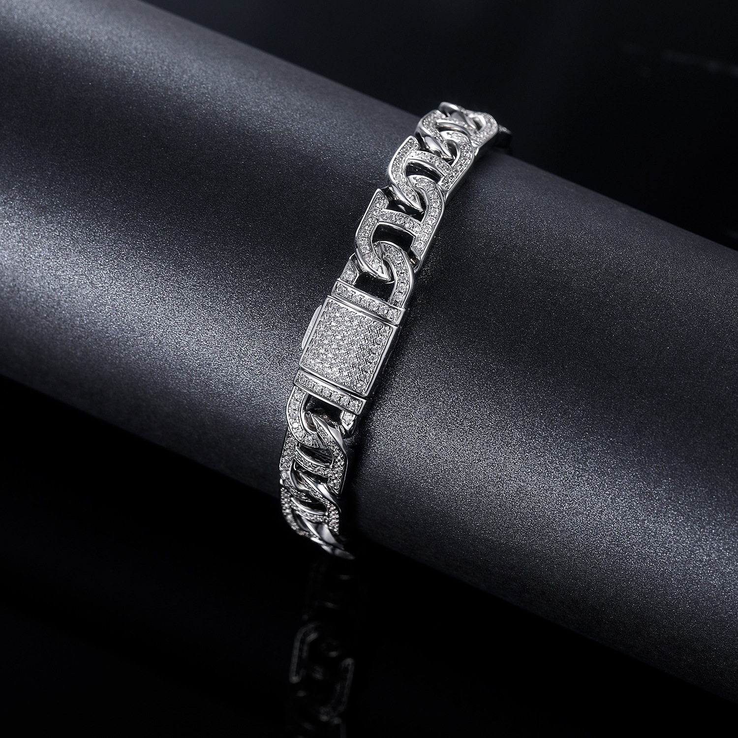 Copper Embedded Zirconia Cuban Bracelet Unisex Hip Hop Style Diamond Decorated Fashionable Couple Accessory 7.5 Inches 10mm