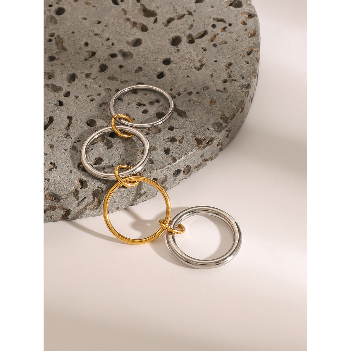 304 Stainless Steel Round PVD Coated 18K Real Gold Plated Classic Style Mixed Metal Rings