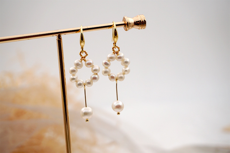 Hand-woven Mini Pearl Balloon Earrings Vintage Atmosphere Pearl Hook Earrings Women's Alloy Ear Studs Metal Jewelry Accessories
