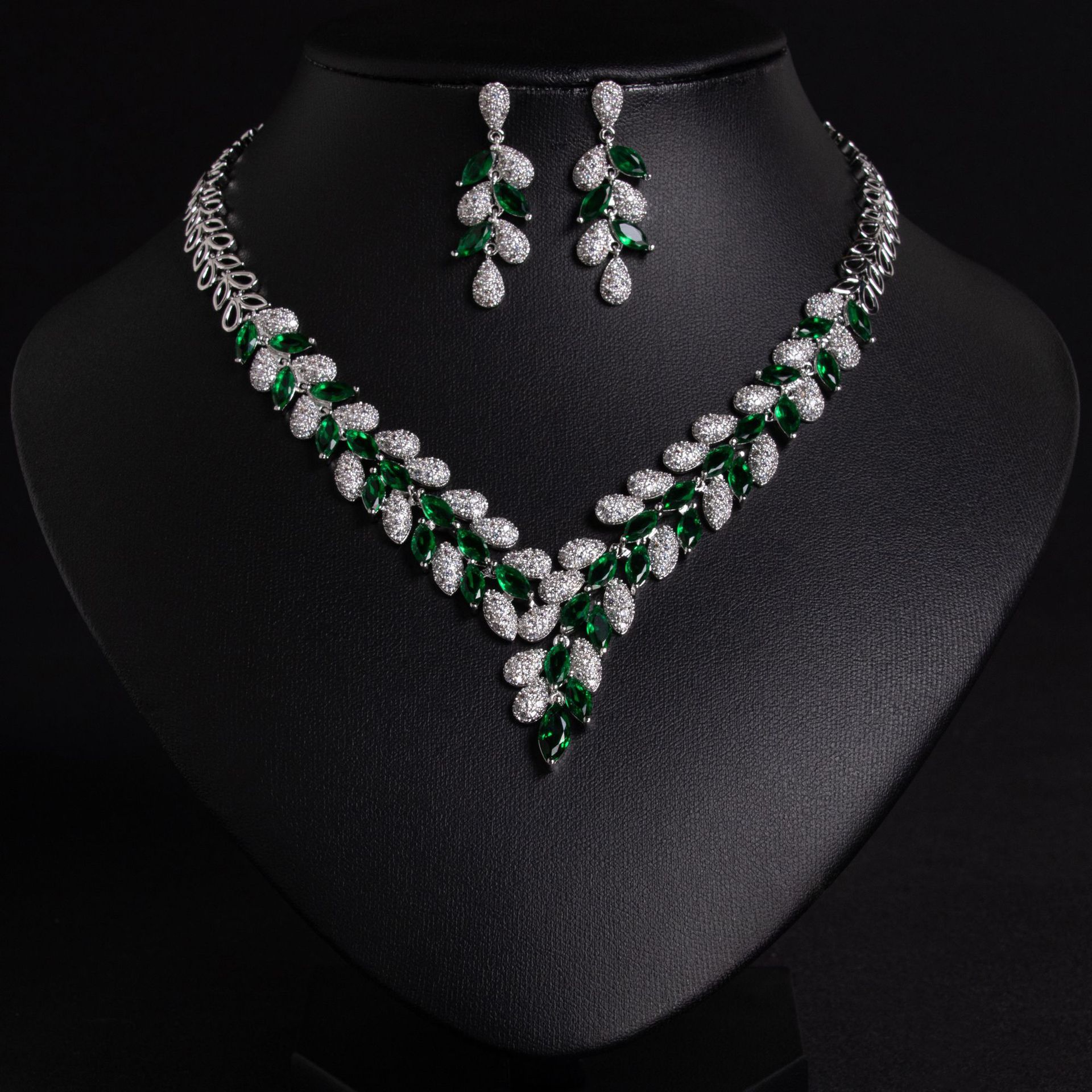 Fashionable  Full Diamond Super Shiny Clavicle Chain Earrings Set For Wedding Banquet Dinner Party Accessories