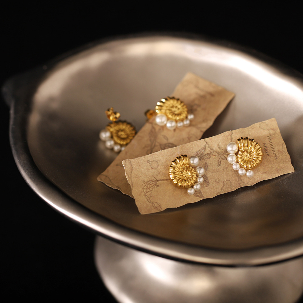 Gradient Pearl Earrings Titanium Steel Material 18K Gold Plated Shell Design Simple Rose Gold Women's Jewelry Accessories