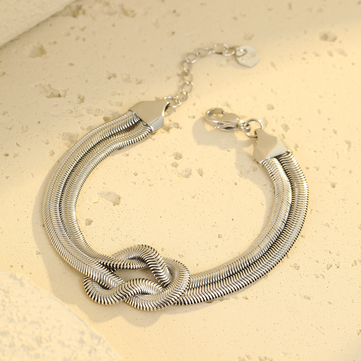 PVD Coated Real Gold Plated Solid Color Knot 304 Stainless Steel Modern Style Classic Style Waterproof Non Tarnish 304 Stainless Steel Bracelets
