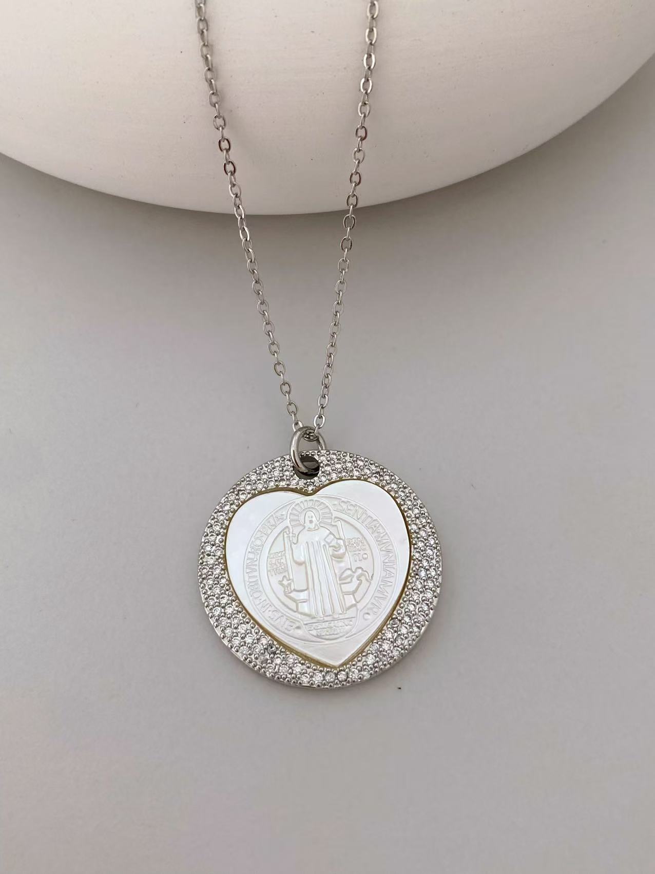 New Zircon White Mother-of-Pearl Guadalupe Pendant Women's European Style Jewelry Accessories Geometric Pattern Electroplated