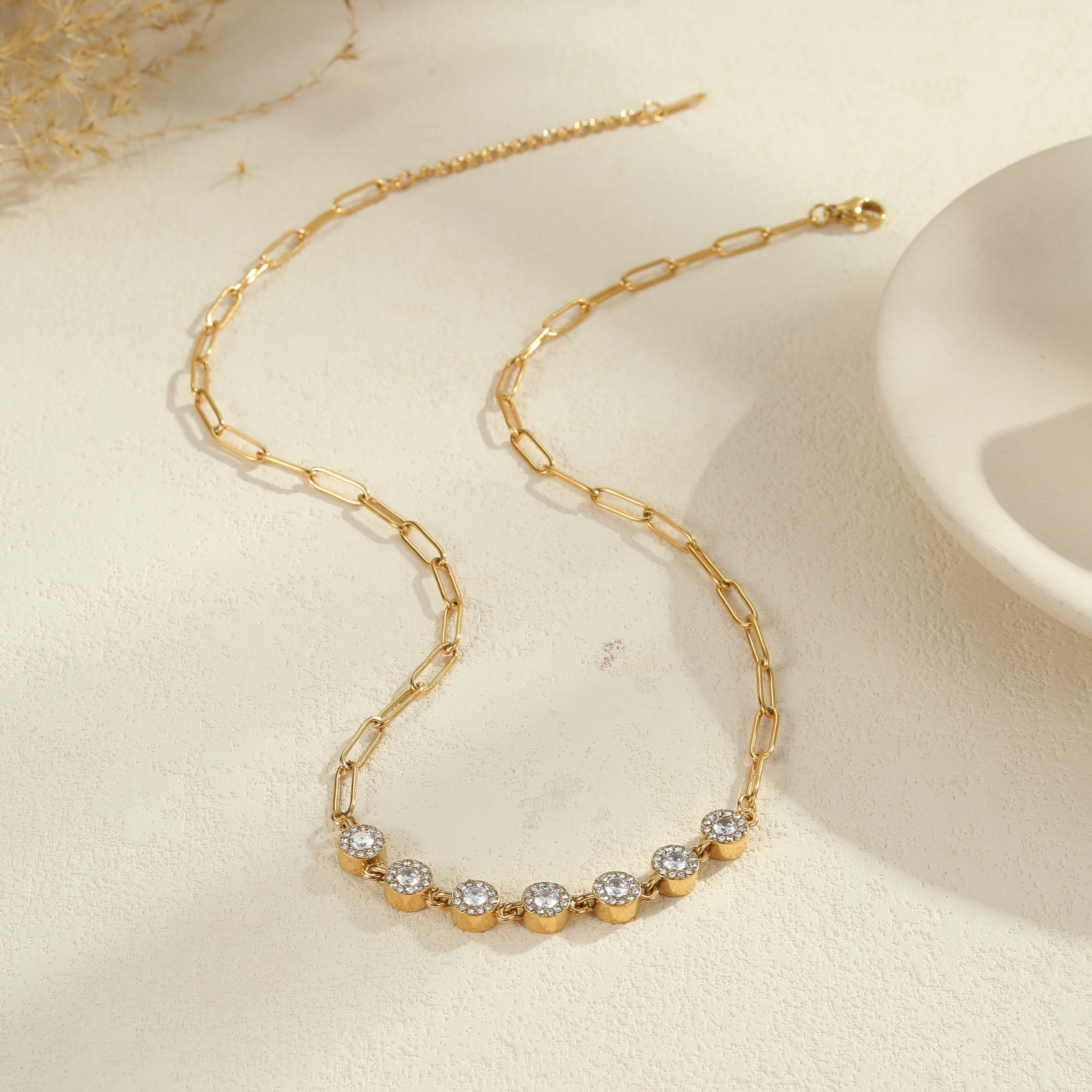 Fashion Stainless Steel Zircon Heart-Shaped Collarbone Chain Necklace Jewelry Set Luxurious Women's Accessories Suitable For Parties And Dates