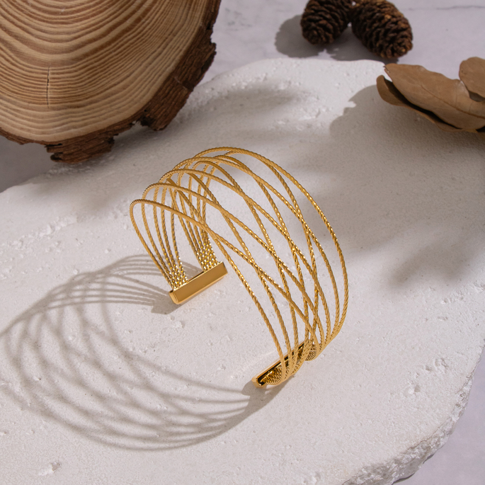 18K Gold Plated 304 Stainless Steel Vacuum Electroplated Wide Band Accessories Jewelry For Women Non-Fading Geometric Bracelet