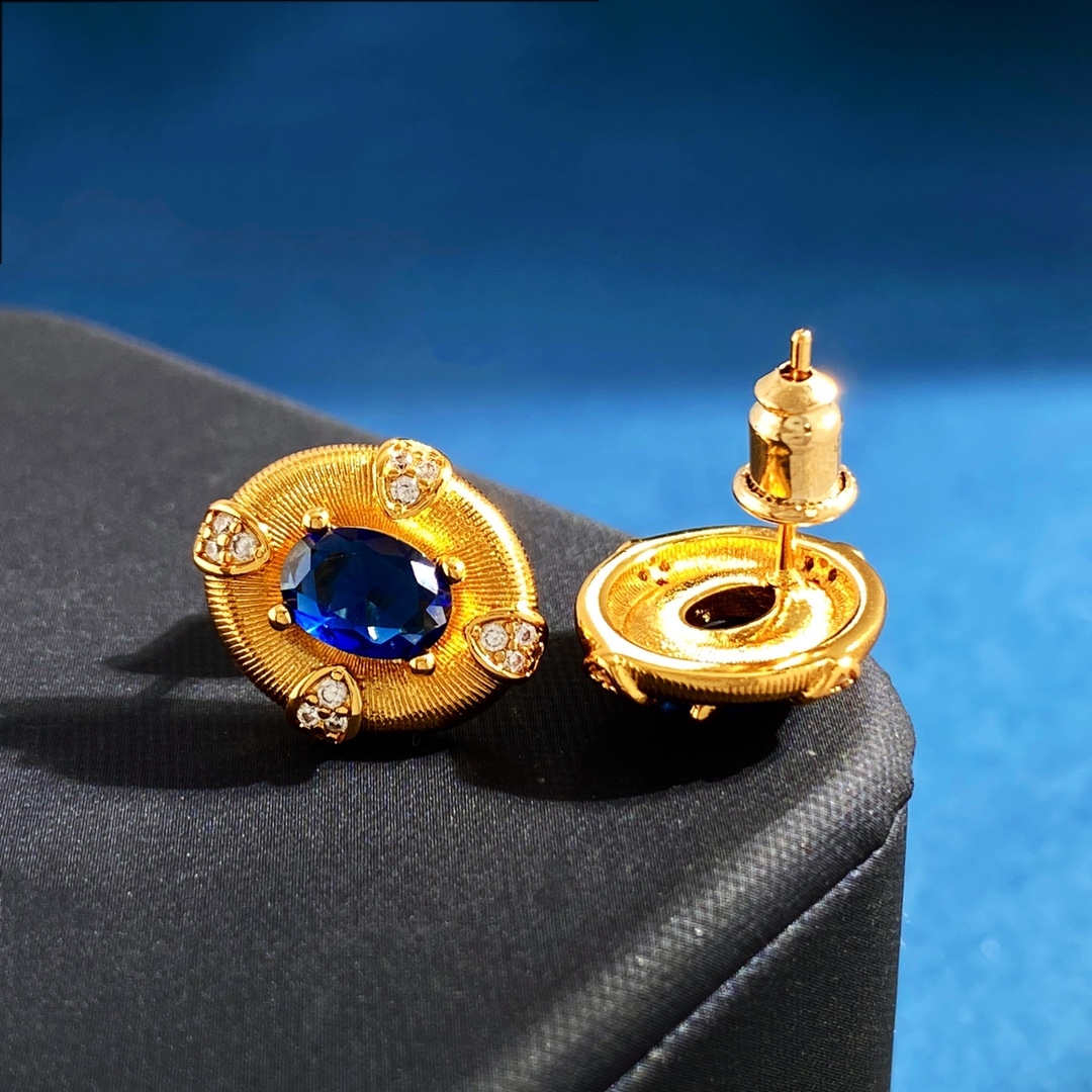 1 Pair Simple Style Classic Style Round Plating Inlay Brass Zircon 18K Gold Plated Ear Studs