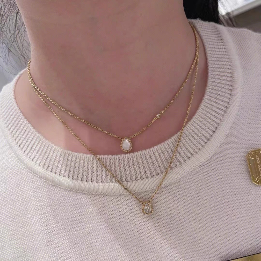 French Luxury Water Drop Diamond Necklace For Women 18K Gold Plated Twist Chain Classic Elegant Collarbone High-Quality Craftsmanship