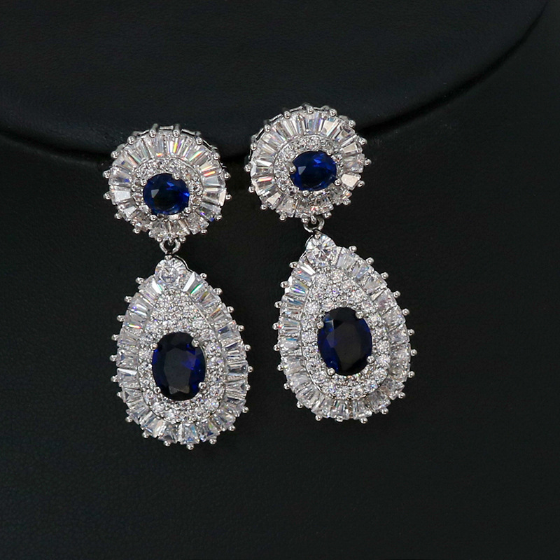 Classic 3A Zircon Waterdrop Pendant Necklace And Clip-On Earrings Jewelry Set Bridal Set Luxury Style Copper Material Women