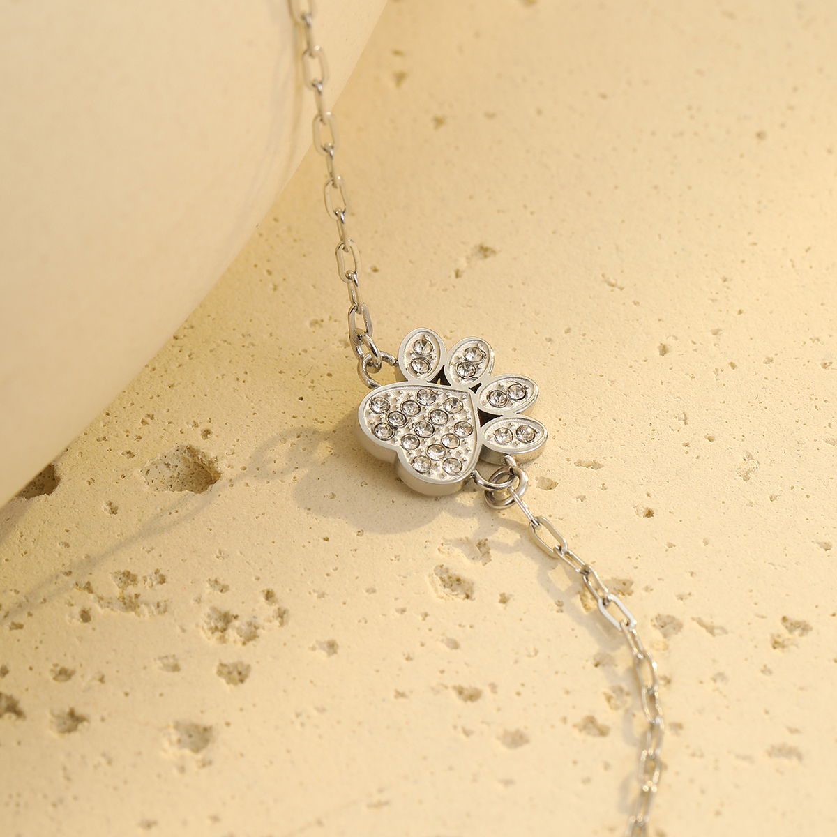 Style Personality Small Flower Dog Paw Cute Simple Titanium Steel 304 Stainless Steel Bracelet Non-Fading Design Sense Light Luxury Hand Jewelry Wholesale