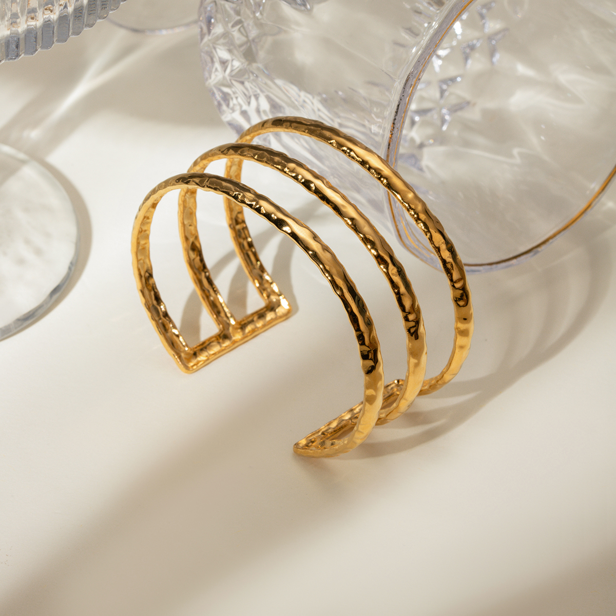 304 Stainless Steel Solid Color PVD Coated 18K Real Gold Plated Simple Style Classic Style Gold Bangle