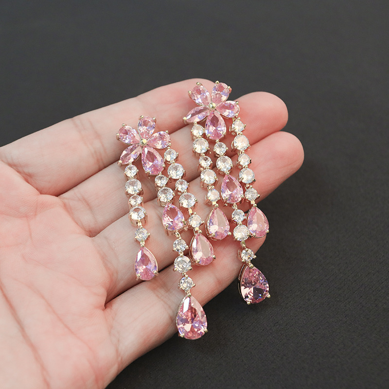 Royal Style Long European Diamond Inlaid Flower Petal Tassel Water Plated Imitation Gold Geometric Pattern Earrings Women's Fashion Jewelry Accessories