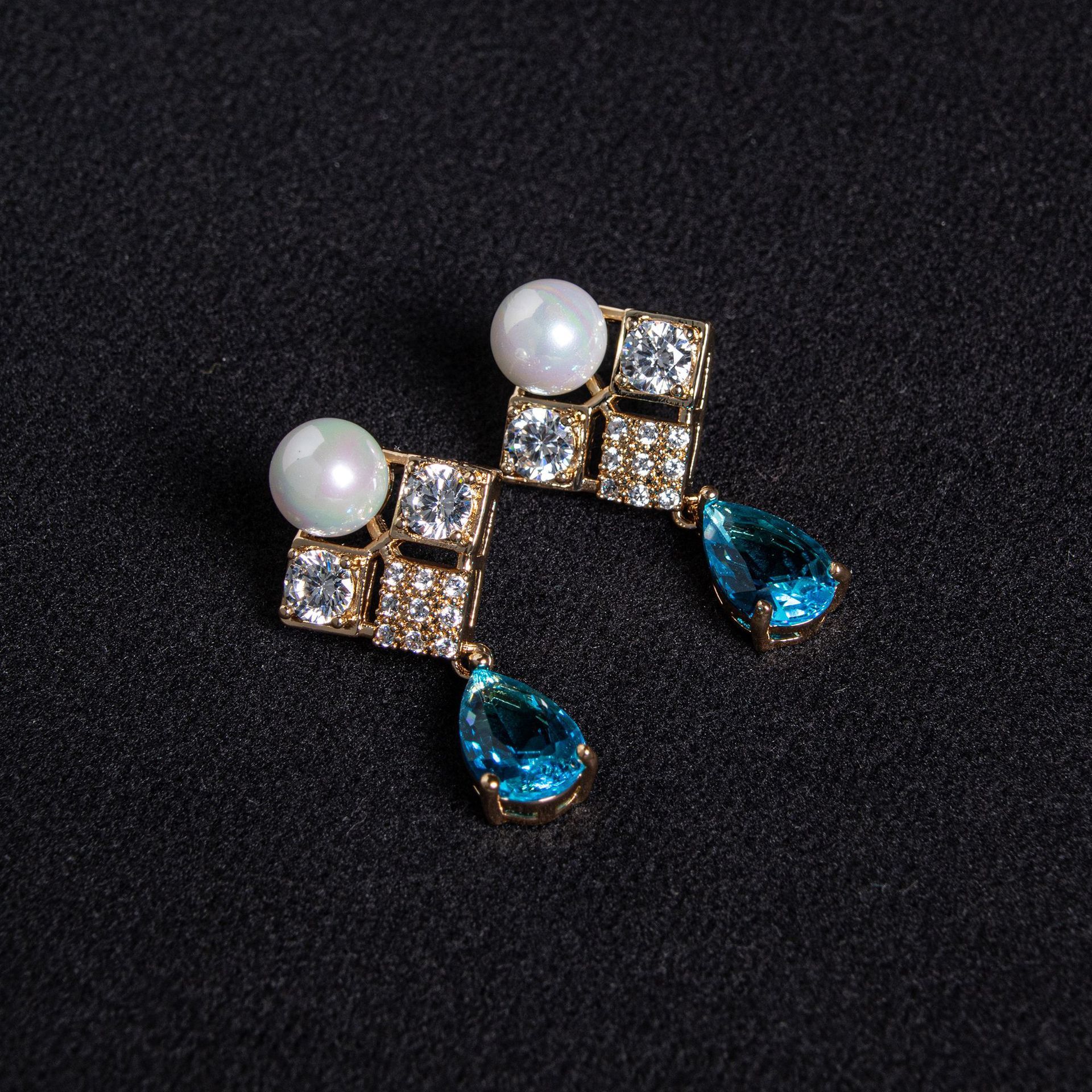 New Blue Waterdrop Zircon Pearl Necklace Vintage Court Clavicle Chain High-End Feeling Square Pearl Necklace Jewelry Set